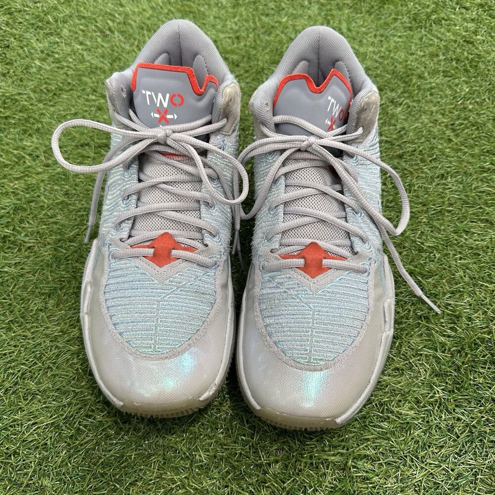 New Balance Two WXY Iridescent Shoes Mens Size 9.5 Gray High‎ Top Basketball